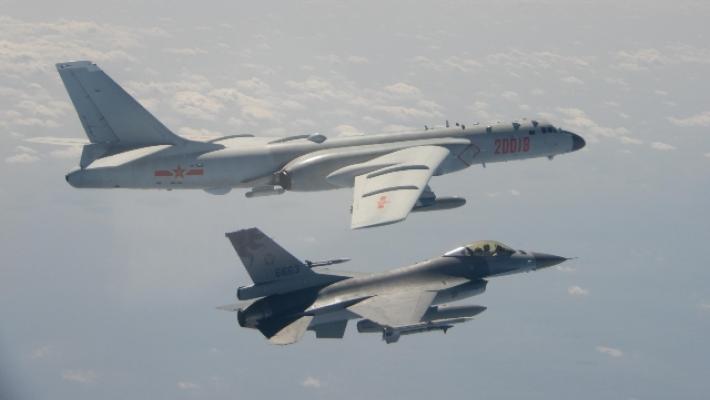 Taiwan: un jet e tre navi militari cinesi intorno all'isola