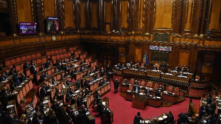 Senato approva il decreto migranti, ora passa alla Camera