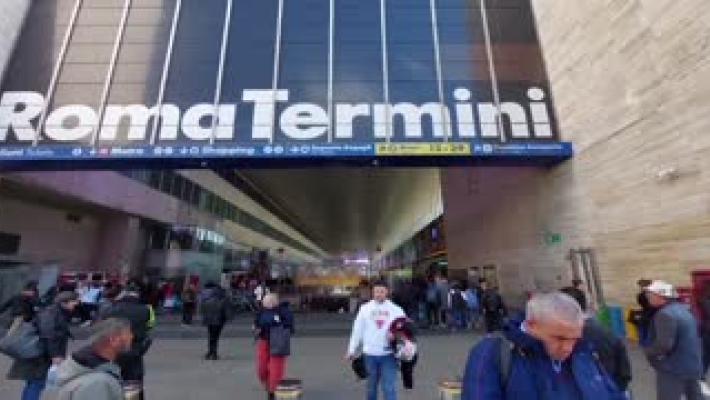 Treni sospesi a Roma Termini, trovato cadavere di una donna