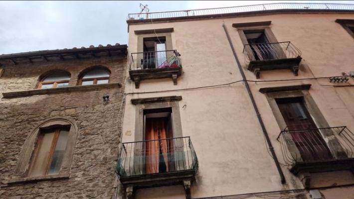 Cade dalla finestra, è morta per raggiungere il cane