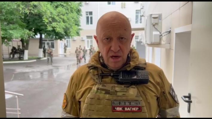 La Wagner si ferma a 200 km da Mosca. Prigozhin: "Torniamo indietro per non spargere sangue russo"