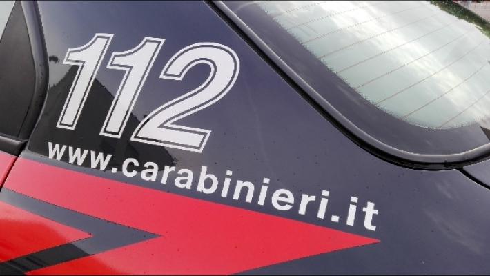 Bambina chiama il 112: "Il papà sta picchiando la mamma", arrestato