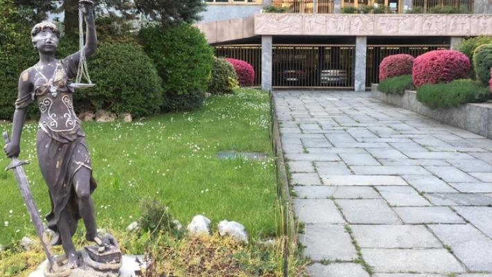 Mamma a 11 anni, condannato il vicino di casa che la violentò