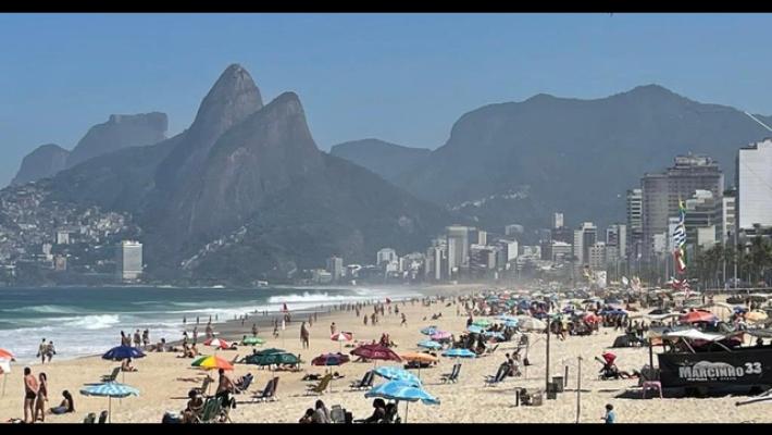 Passeggeri di un autobus tenuti in ostaggio a Rio De Janeiro.  Situazione tesissima: Cecchini della polizia sul posto