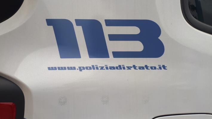 'Papà sta picchiando mamma', chiama la polizia a 7 anni 