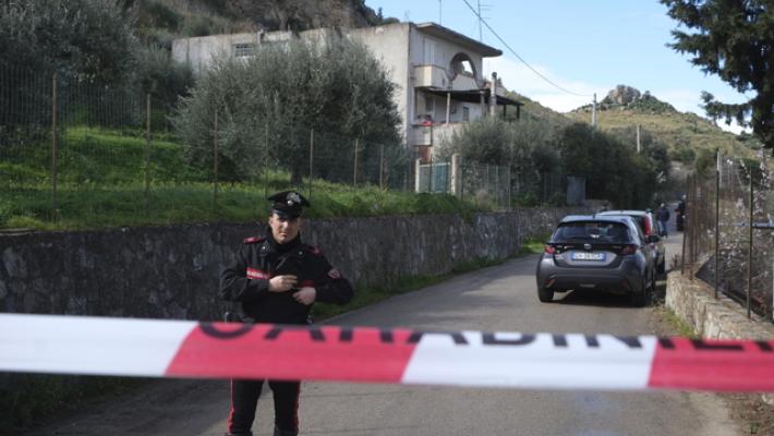 Strage in famiglia, la telefonata di Barreca ai carabinieri: "Mia moglie era posseduta. I demoni mi stanno mangiando"