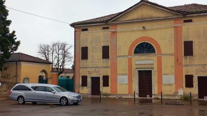 A Novellara il funerale di Saman in forma riservata, c'è anche il fratello. La sindaca: "La sua storia ci ha sconvolti"