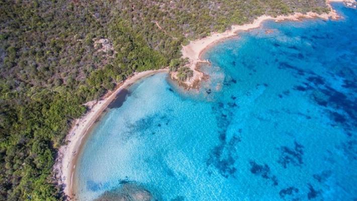 Primo test estivo per le spiagge a numero chiuso ad Arzachena