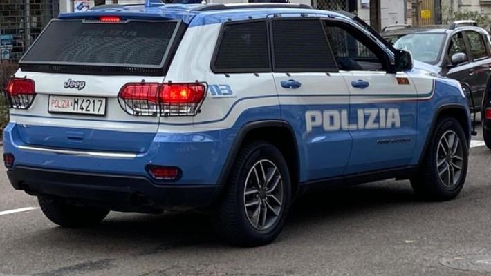 Spari in piazza ad Afragola dopo i battesimi: due  persone ferite