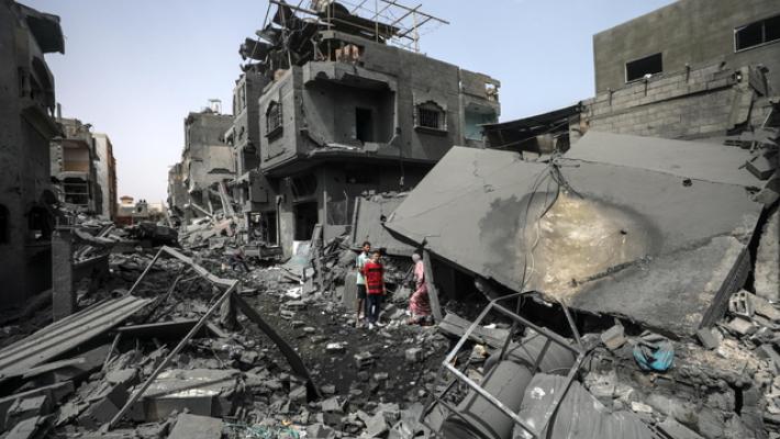 Almeno 11 morti in raid israeliano su una scuola a Gaza 