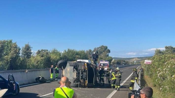 Un blindato dell'Esercito si ribalta, muore un militare in Sardegna 