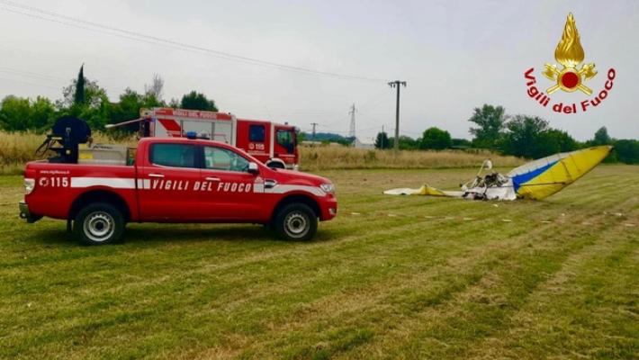 Precipita un deltaplano nel Pisano: due morti