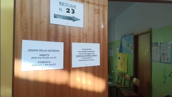 Scrutatrice denunciata per abbandono del seggio, 'paga scarsa'