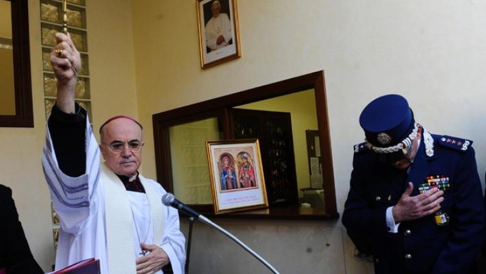 Il Dicastero per la Dottrina della Fede convoca monsignor Viganò. E' accusato di scisma