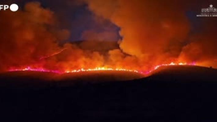 Grecia flagellata da incendi: evacuata Maratona e altre citta vicino ad Atene