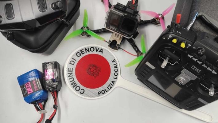 Drone precipita su una chiesa a Genova, 30.000 euro di multa