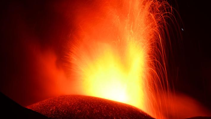 Etna: Ingv, spettacolare fontana di lava da cratere Voragine