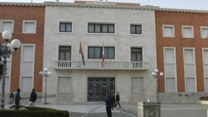 Assalito da sciame vespe, morto per paura non per punture