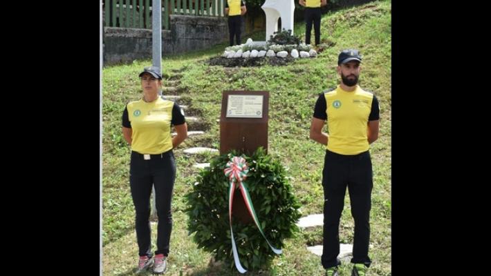 Un monumento ricorda i due finanzieri morti in esercitazione