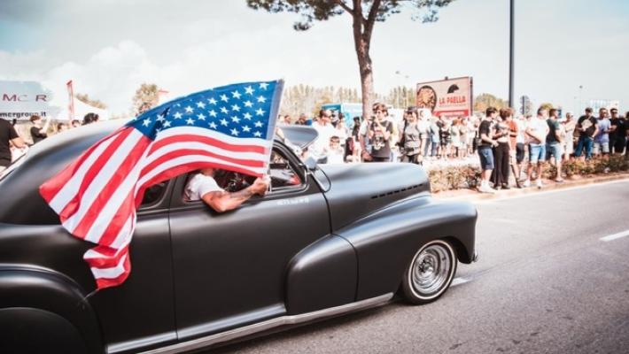 Alla Italian Bike Week in scena anche le auto americane