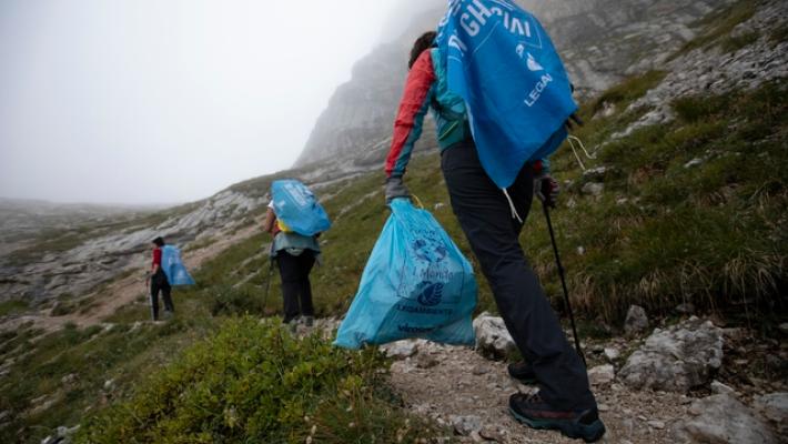Pulizie sulla Marmolada, anche rifiuti della Grande guerra