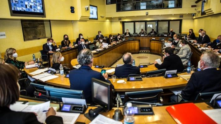 Consigliera della Regione Veneto rivela in aula: "Ho subito anch'io violenza"
