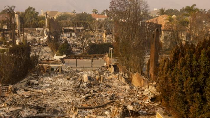 Sale il bilancio delle vittime a Los Angeles: almeno 10 morti
