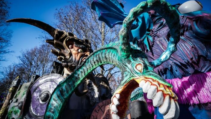 Sfilata di carri per il Carnevale a Torino