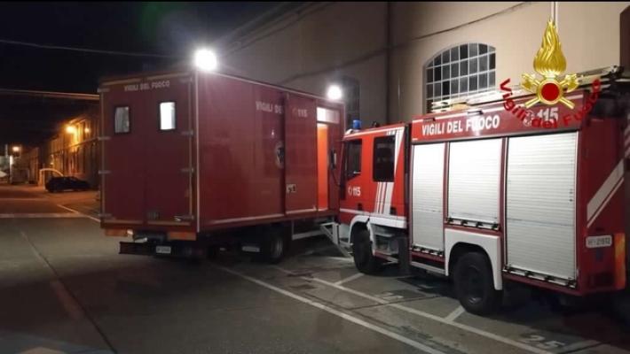Ipotesi di Cesio-137 radioattivo in Garfagnana: vigili del fuoco in un'ex industria metallurgica 