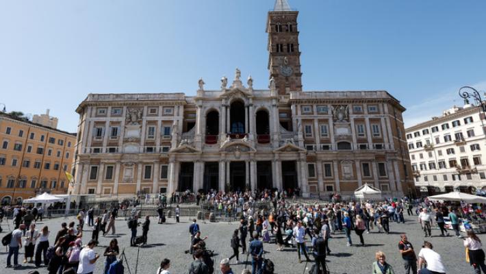 Poveri accoglieranno salma Papa a Santa Maria Maggiore