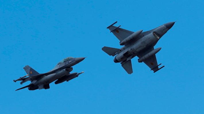 Ok Usa a parti ed equipaggiamenti di F-16 per l'Ucraina