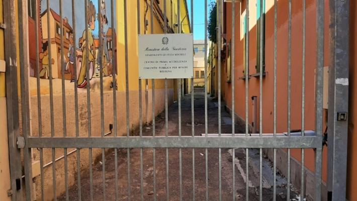 'Detenuto minore isolato senza finestre', Garante chiede conto