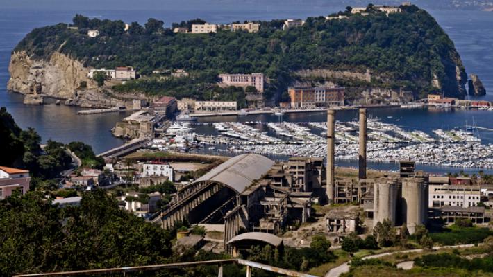 'Telefoni cellulari e droga nel carcere minorile di Nisida'