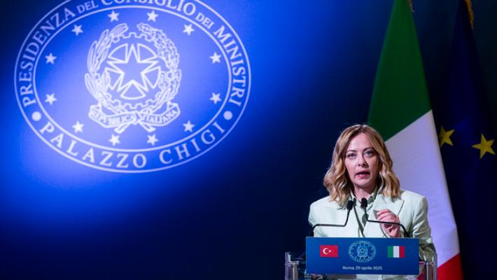 Meloni sente Merz, focus su automotive e migranti