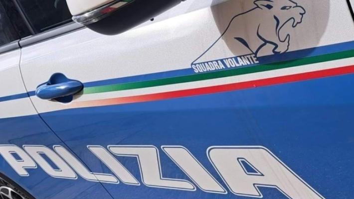 Partorisce bimbo e lo getta nel water, arrestata