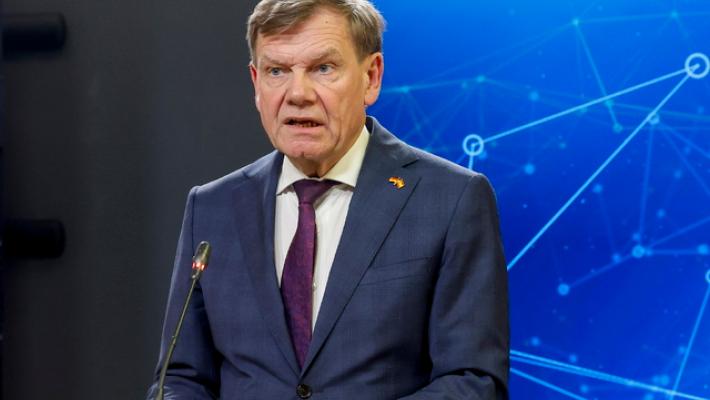 Berlino, 'valutiamo lo stop all'invio di armi a Israele'