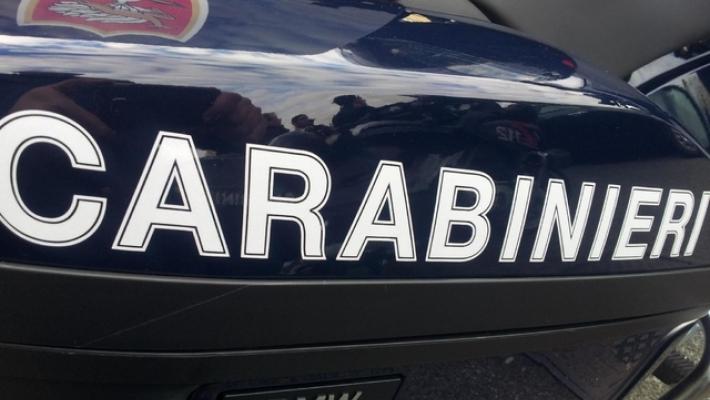  Fuggono da Cc e si schiantano, morto il conducente dell'altra auto, ferita la moglie