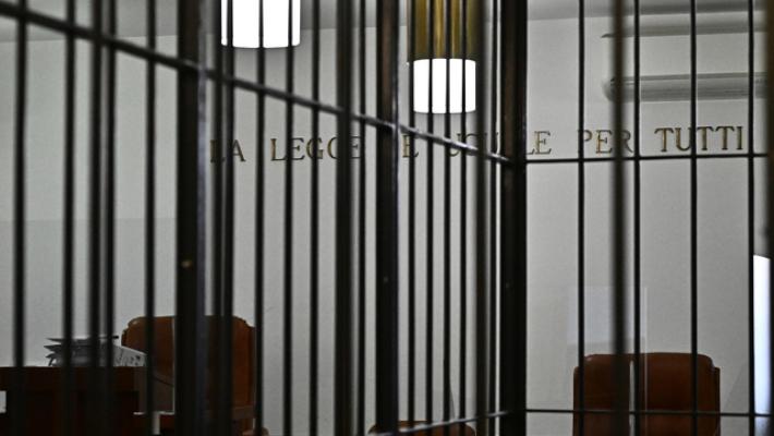 Ex rapper di Amici in aula per maltrattamenti, 'sarai Giulia'