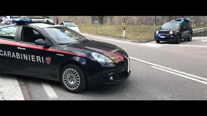 Spara alla gamba a un 25enne e fugge: giovane fermato nel Milanese