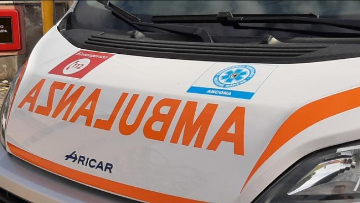 Si ribalta con il trattore a Verona, muore 48enne