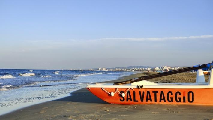 Fa il bagno in mare ma non riemerge a Lido degli Estensi: 11enne morto in ospedale 