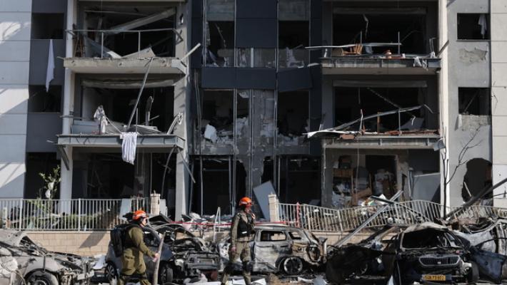 Missile iraniano colpisce il sud di Israele, tre morti