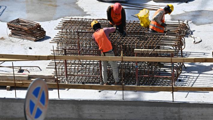 Sos caldo,  anche in Emilia Romagna arriva l'ordinanza: cantieri, logistica e agricoltura stop al lavoro dalle 12,30 alle 16