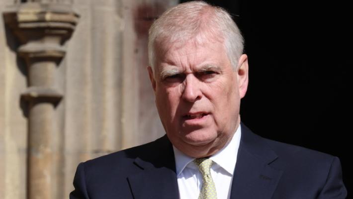 Bbc, principe Andrea sempre pi&ugrave; al bando dopo biografia-scandalo