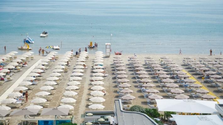 Stop musica all'una di notte a Milano Marittima: ok del Consiglio di Stato