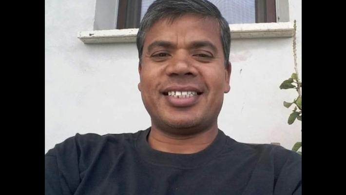 Rubano scooter a bangladese, cittadini ne comprano uno nuovo