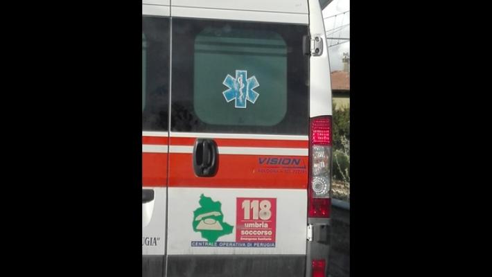 Furgone investe e ferisce operaio in un cantiere sulla E45