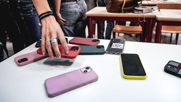 I video degli abusi su una 14enne finiscono nella chat di classe: orrore a Vasto