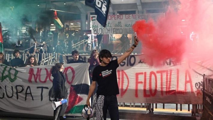 Flotilla: corteo Torino contro cordone polizia in stazione