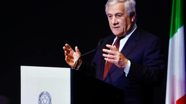 Tajani, 'vicino agli agenti feriti da estremisti violenti'